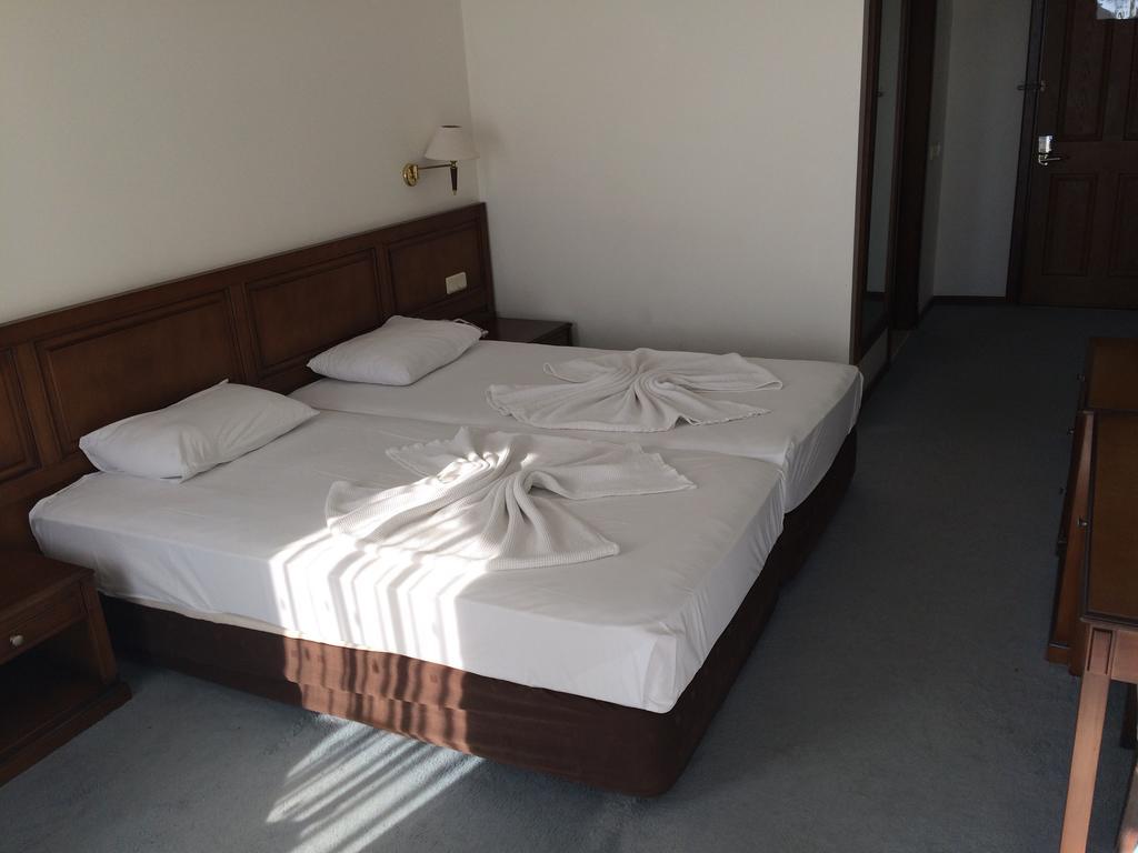 קוסדסי Coastlight Hotel מראה חיצוני תמונה