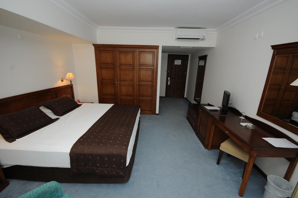קוסדסי Coastlight Hotel חדר תמונה