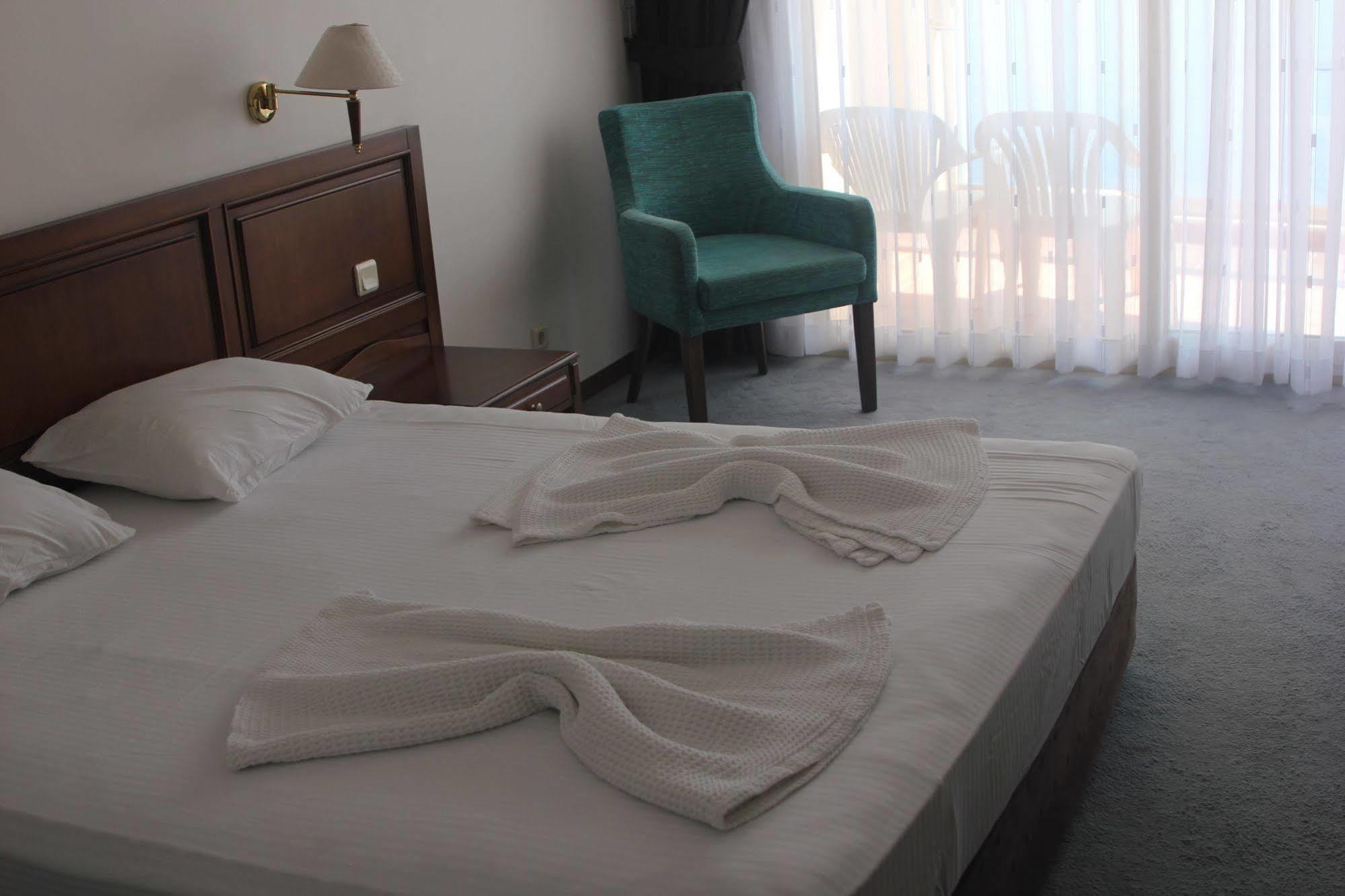 קוסדסי Coastlight Hotel מראה חיצוני תמונה